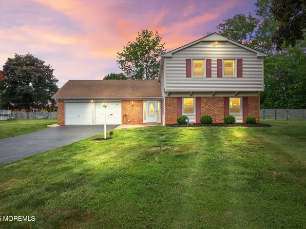 21 Forge Court, Freehold, NJ 07728