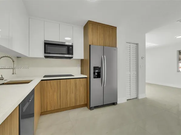 2637 Nassau Dr, Miramar, FL 33023
