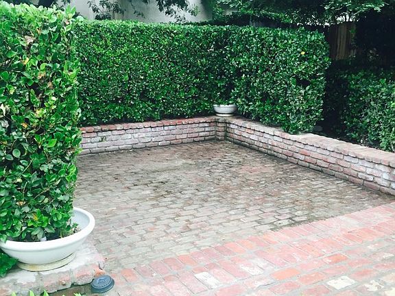 Front yard patio