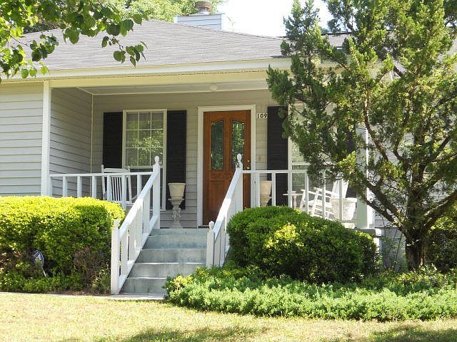 2nd image of 109 Camelot Dr