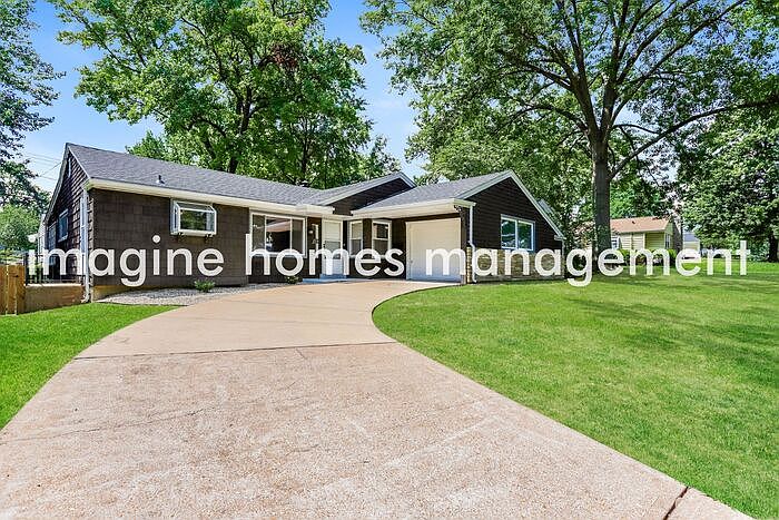 1st image of 230 Huntleigh Dr