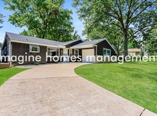 230 Huntleigh Dr, Saint Louis, MO 63122