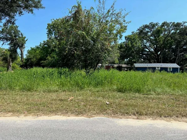 2432 N Spring St, Pensacola, FL 32501