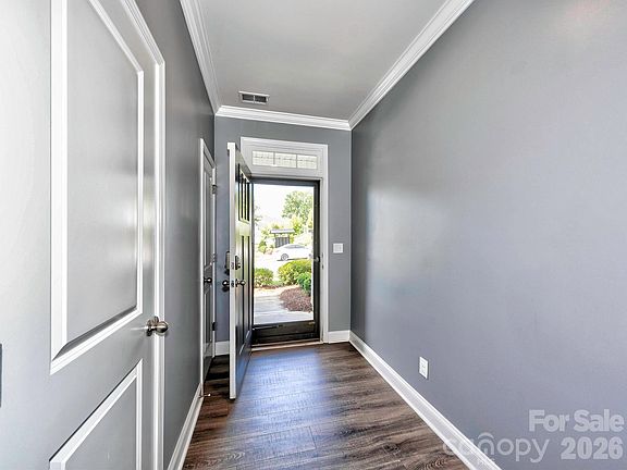 3rd image of 915 Emma Kate Ct