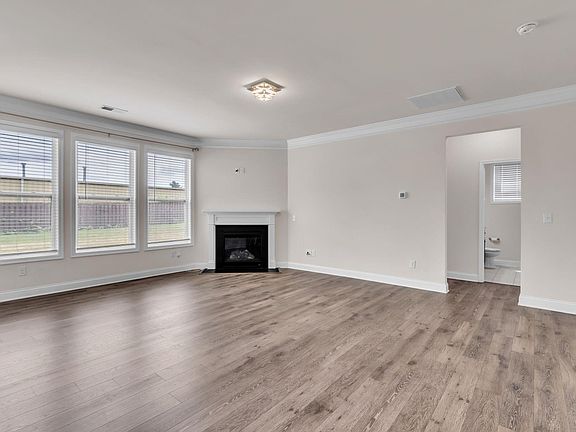 3rd image of 120 Rivermill Pl