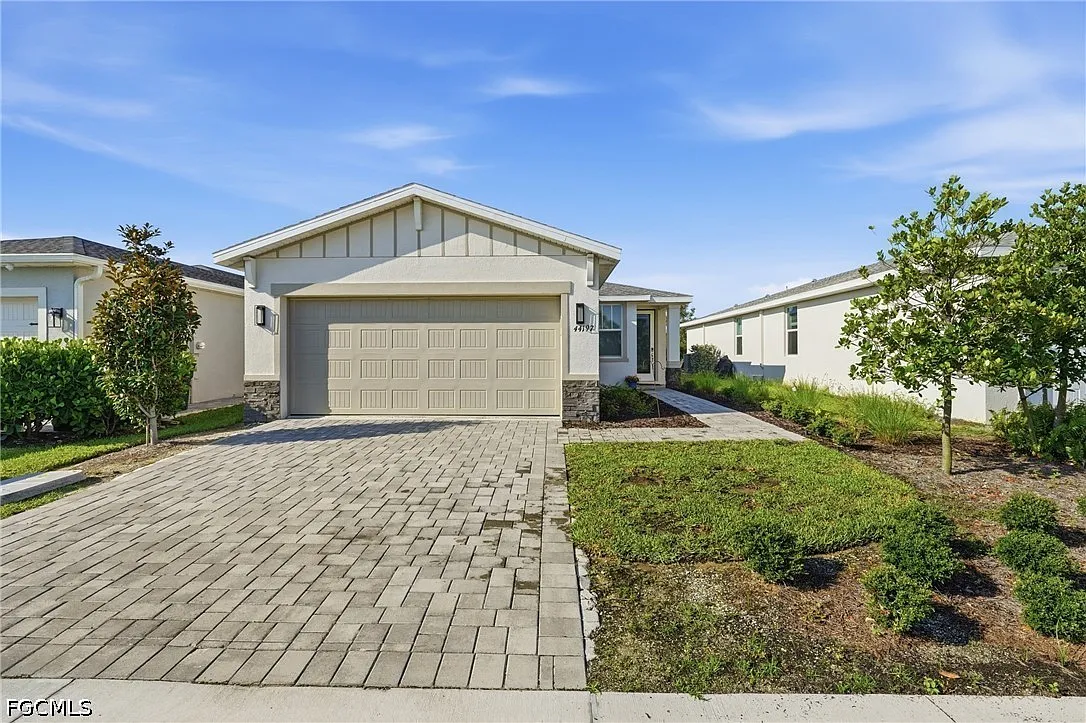 3 bed, 2.0 bath, 1288 sqft, $2,300 — Photo 2