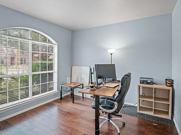 5th image of 8114 Salzburg Dr