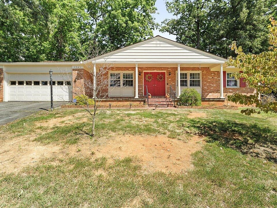 1st image of 1941 Montclair Dr