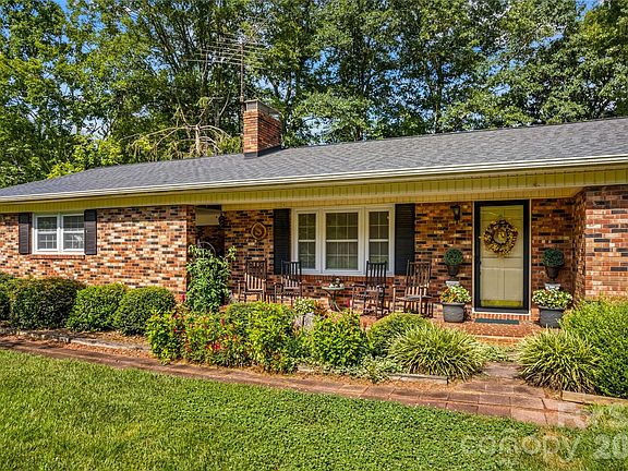 2nd image of 270 Lewis Ferry Rd