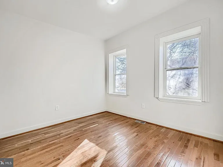 456 E Federal St — Photo 7