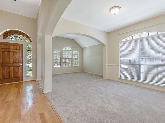 Beautiful entry way with formal living and dining room
