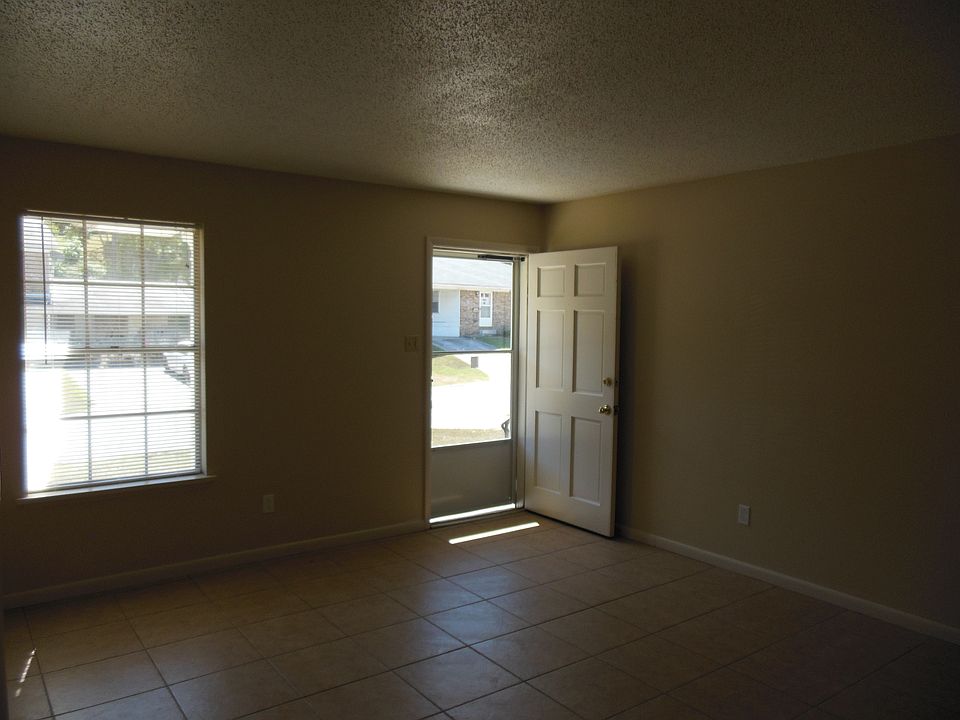 2nd image of 12 Rosemunn Dr