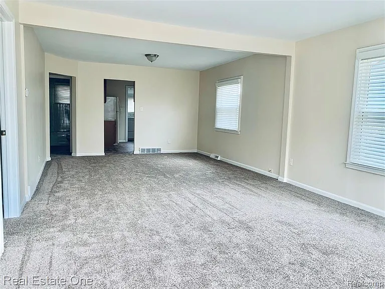 60 W Meyers Ave — Photo 2
