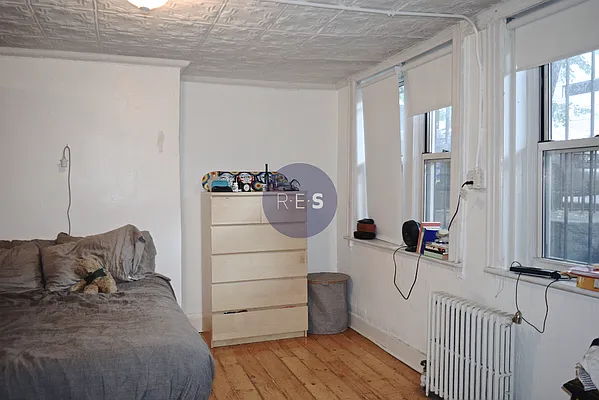 Rented by RES New York | media 17