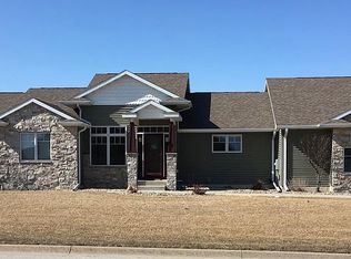120 Eagle Ridge Dr, Waverly, IA 50677