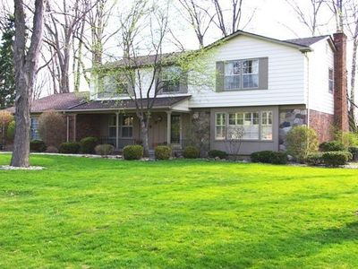6675 Knollwood Cir E, West Bloomfield, MI, 48322