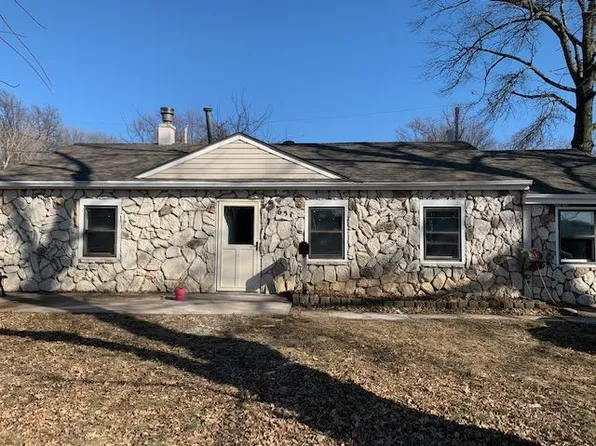 651 S 70th St, Omaha, NE 68106