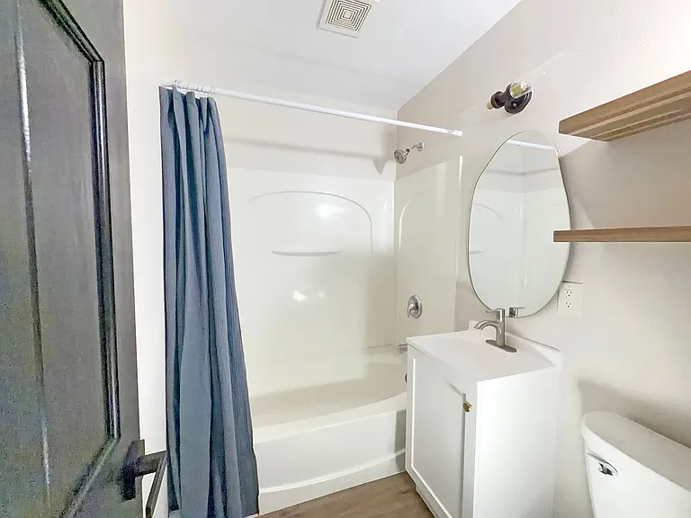Remodeled 2 Bed, 1 Bath in a Convenient Central Location — Photo 36