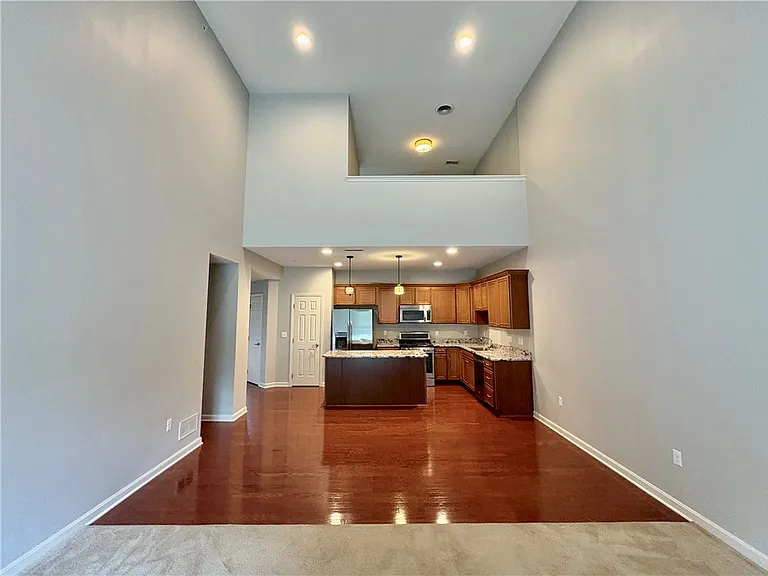 2046 Croghan Dr — Photo 7
