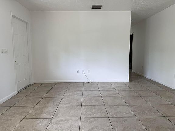 5th image of 2564 Navajo Avenue