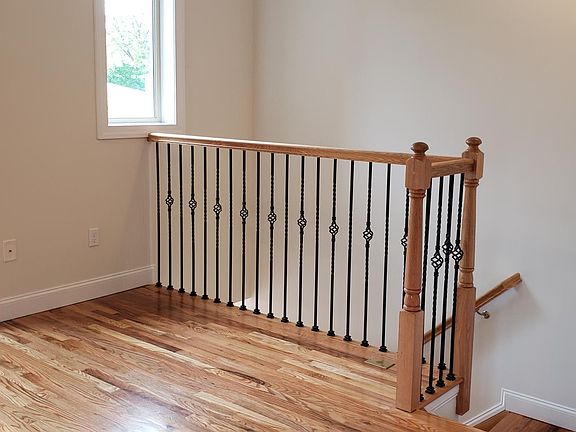 5th image of 35 Tanglewood Dr