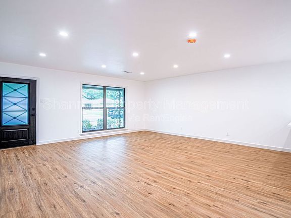 4th image of 1422 Wisterwood Dr
