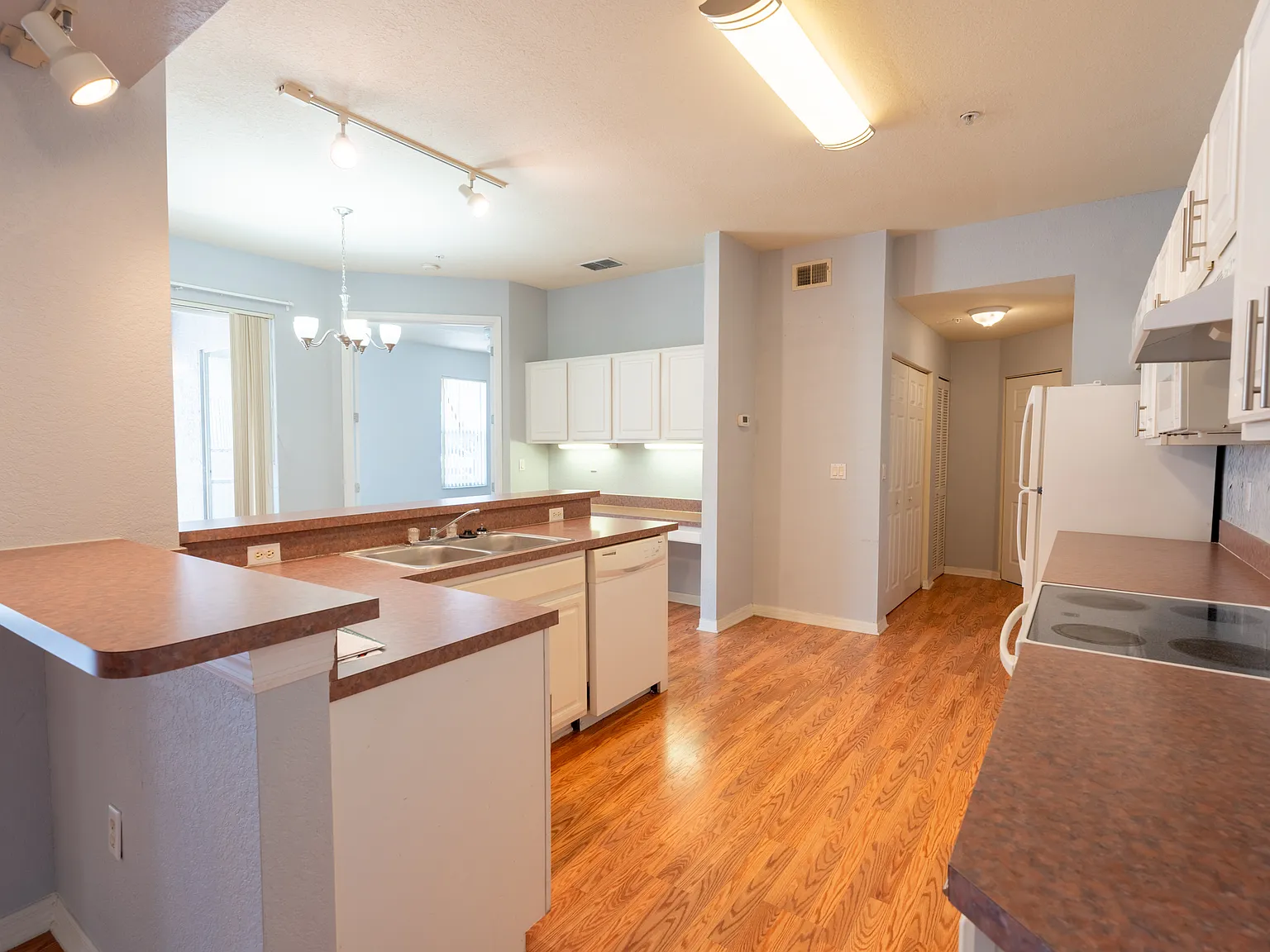 5013 Sunridge Palms Dr — Photo 2