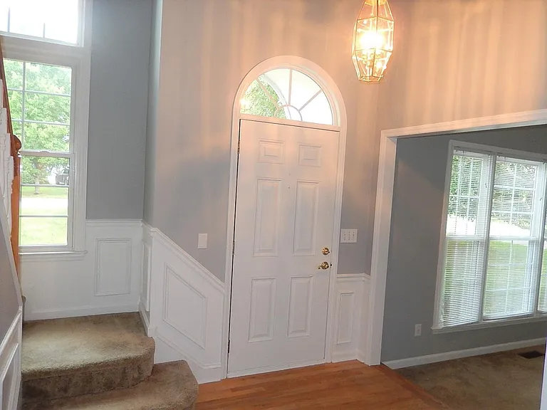 9801 Goodrum Ct — Photo 5