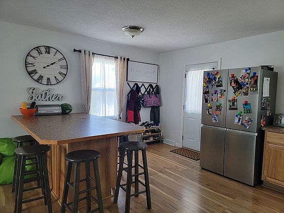 3rd image of 221 Pheasant Dr