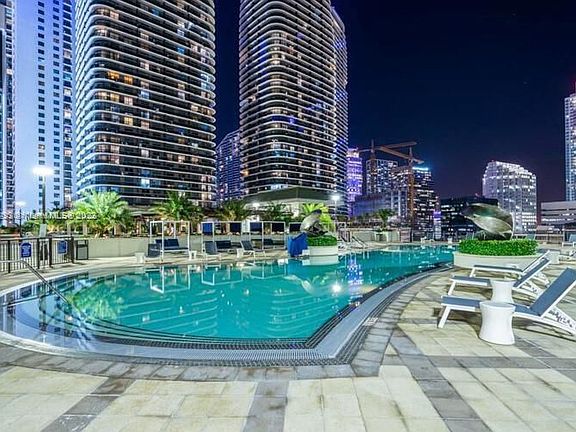 3rd image of 999 SW 1st Ave APT 1805