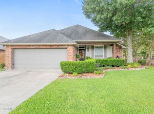 617 Southlake Cir, Youngsville, LA 70592