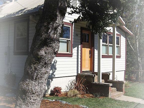 beautifuly restored 1933 bungalow