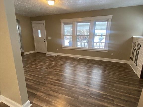 4th image of 949 McKinley Ave