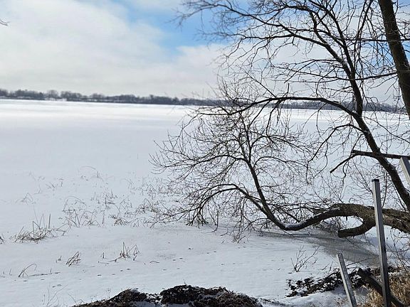 4th image of 17536 Aaron Hts NW