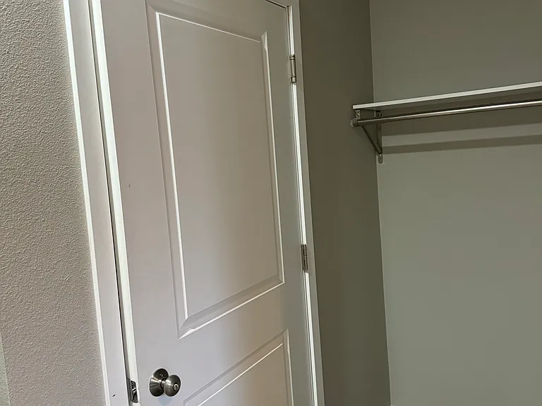 2329 W Bridge Ave — Photo 16