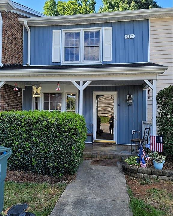 2nd image of 917 Shelby Dr