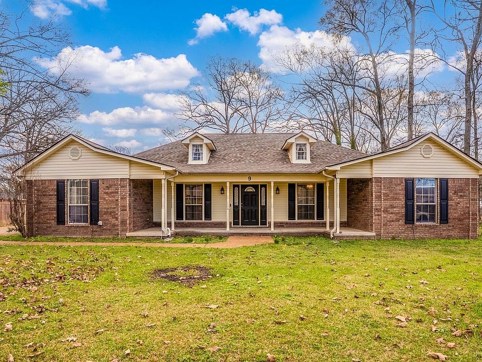 1st image of 9 Burnett Cir