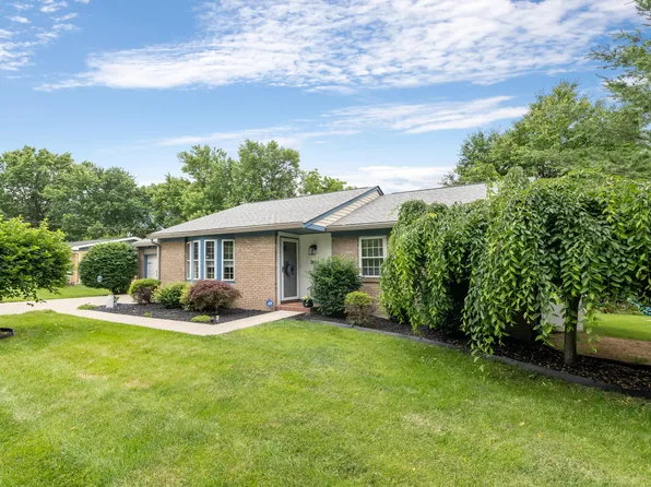 303 Center Park Dr, Florence, KY 41042