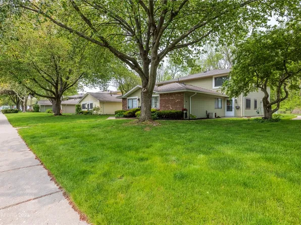 87 Milrace Dr, East Rochester, NY 14445