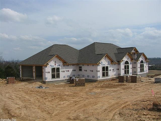 2nd image of 16 Woodridge Dr