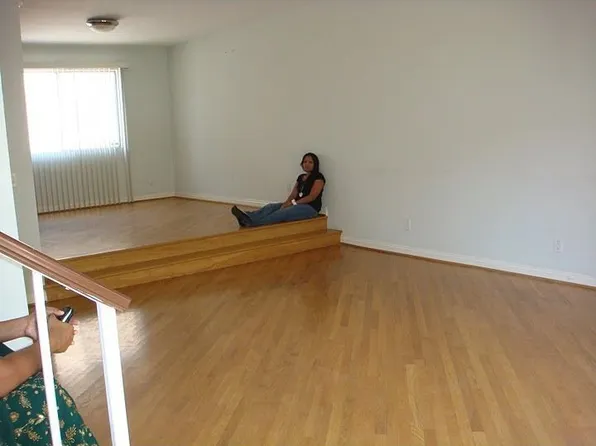 8958 Burnet Ave #2F, Los Angeles, CA 91343