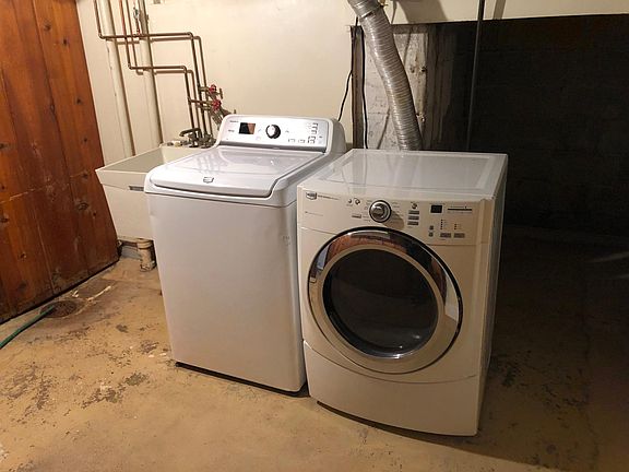 Like new washer and dryer included!