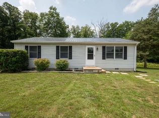 12246 Short St, Remington, VA 22734