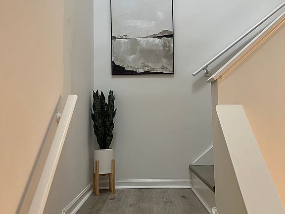 5th image of 1017 Riverbend Club Dr SE