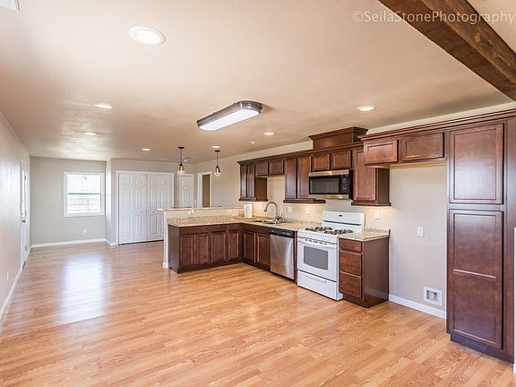 5th image of 7418 Diana Ave