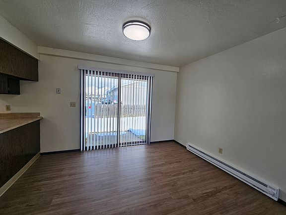 3rd image of 2205-2224 Central Pl #2213A