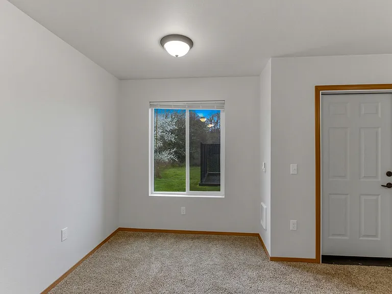 Oak Springs Apartments — Photo 35
