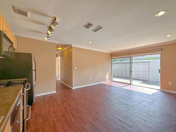 3rd image of 2241 W Pensacola St APT 24