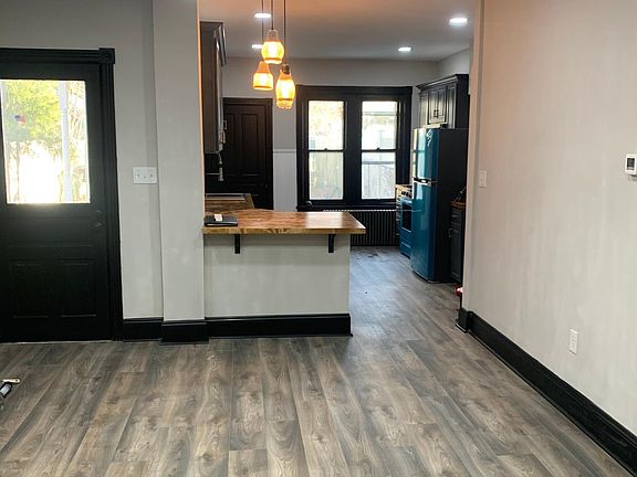 2nd image of 386 2nd Ave