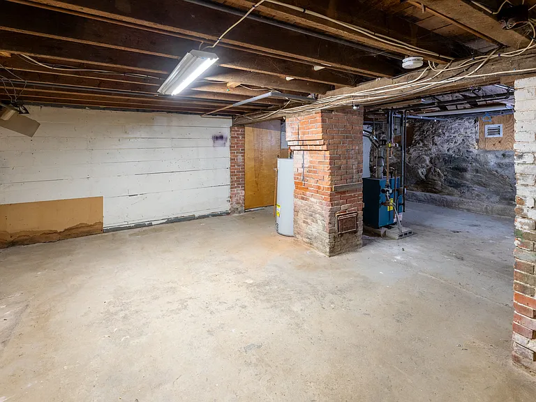 40 N Spooner St — Photo 6